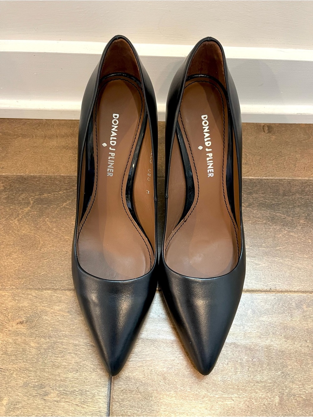 Donald J. Pliner Black Pointed-Toe Leather Pumps